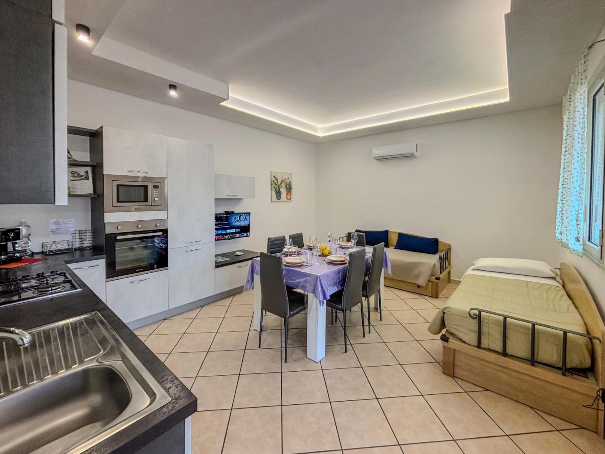 Case Vacanze Mare Nostrum - Villas In Front Of The Beach With Pool Кампофеличе-ди-Роччелла Экстерьер фото